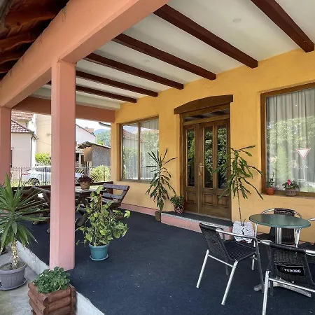 Zlatic Apartment *