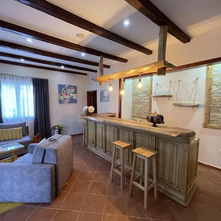 Zlatic Apartman *
